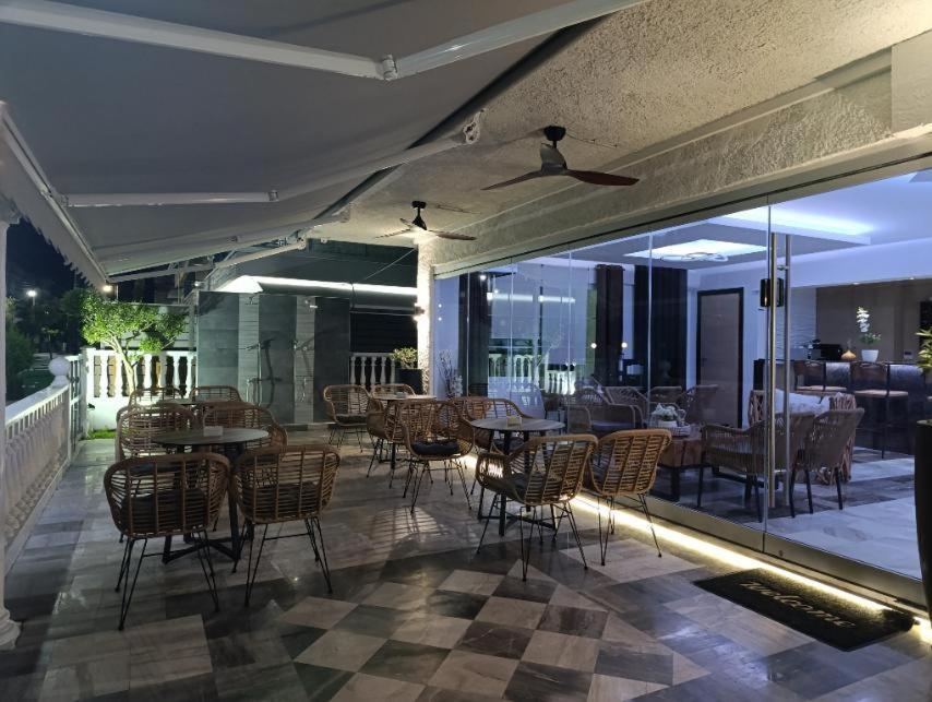Hotel Kostas Olympiaki Akti Bagian luar foto