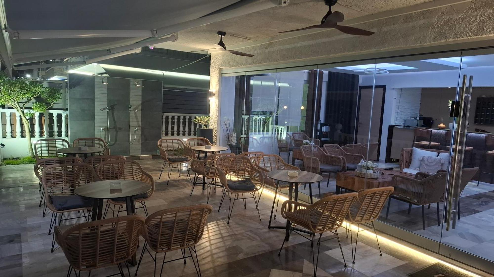 Hotel Kostas Olympiaki Akti Bagian luar foto