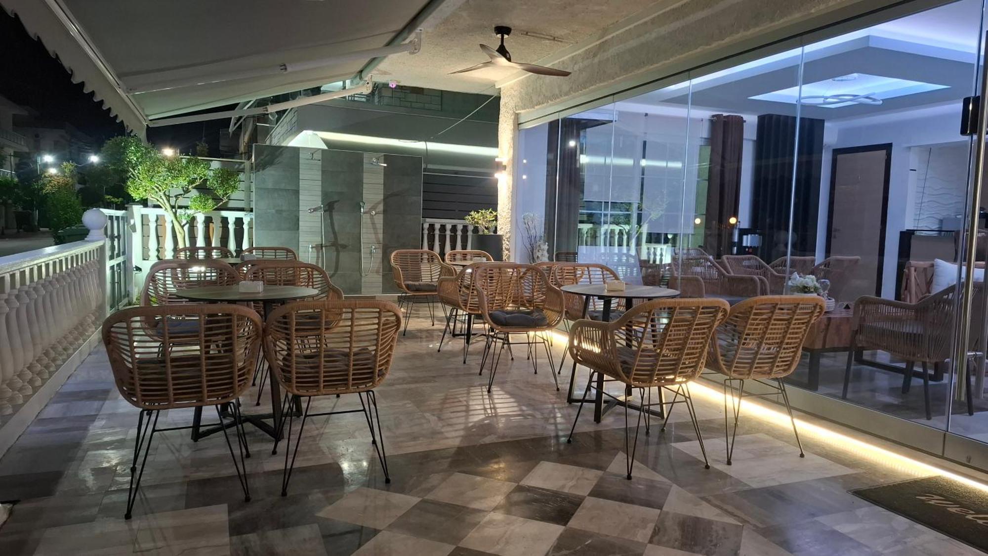 Hotel Kostas Olympiaki Akti Bagian luar foto