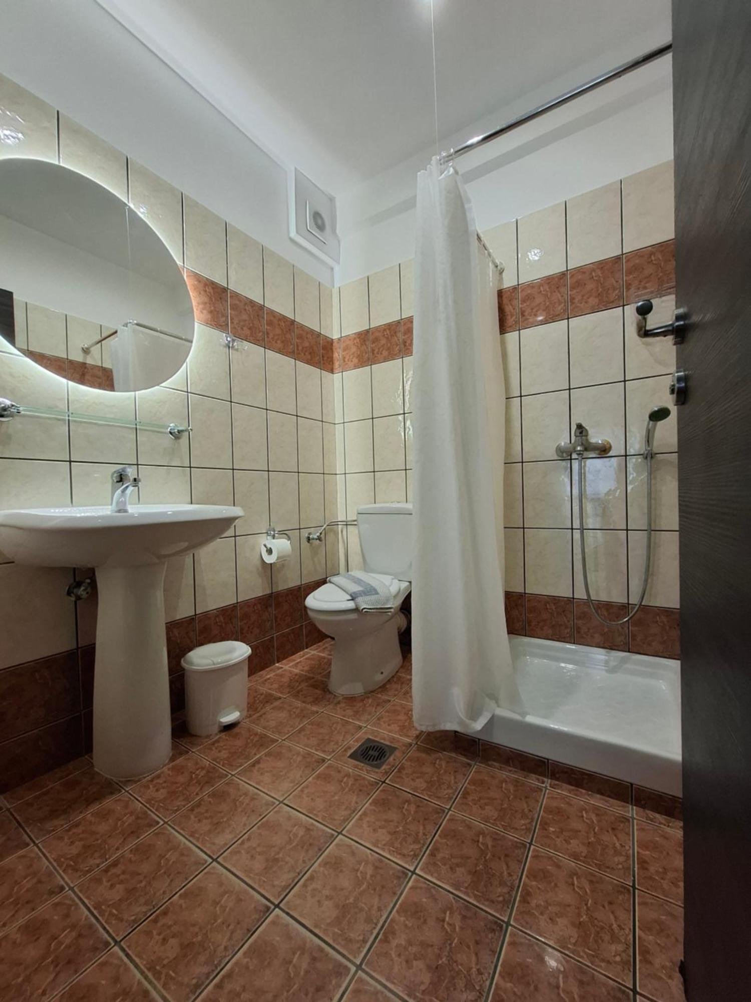 Hotel Kostas Olympiaki Akti Bagian luar foto